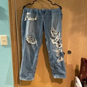 American Eagle mom Jean